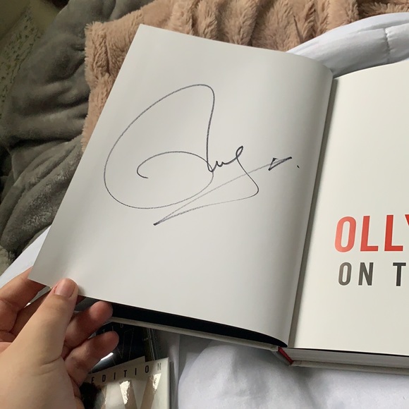 Olly Murs Album and Book Bundle - Picture 4 of 4
